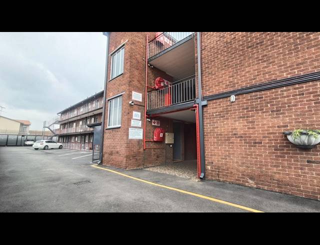 2 BEDROOM APARTMENT FOR SALE IN NEW REDRUTH